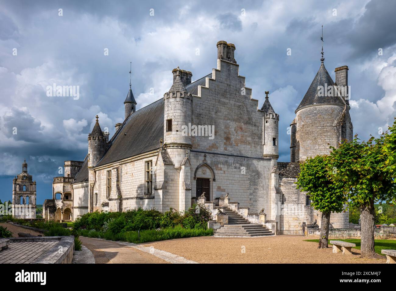 ROYAL LODGE (1370-1380) CHATEAU DE LOCHES (9th C REBUILT 1204) LOCHES FRANCE Stock Photo