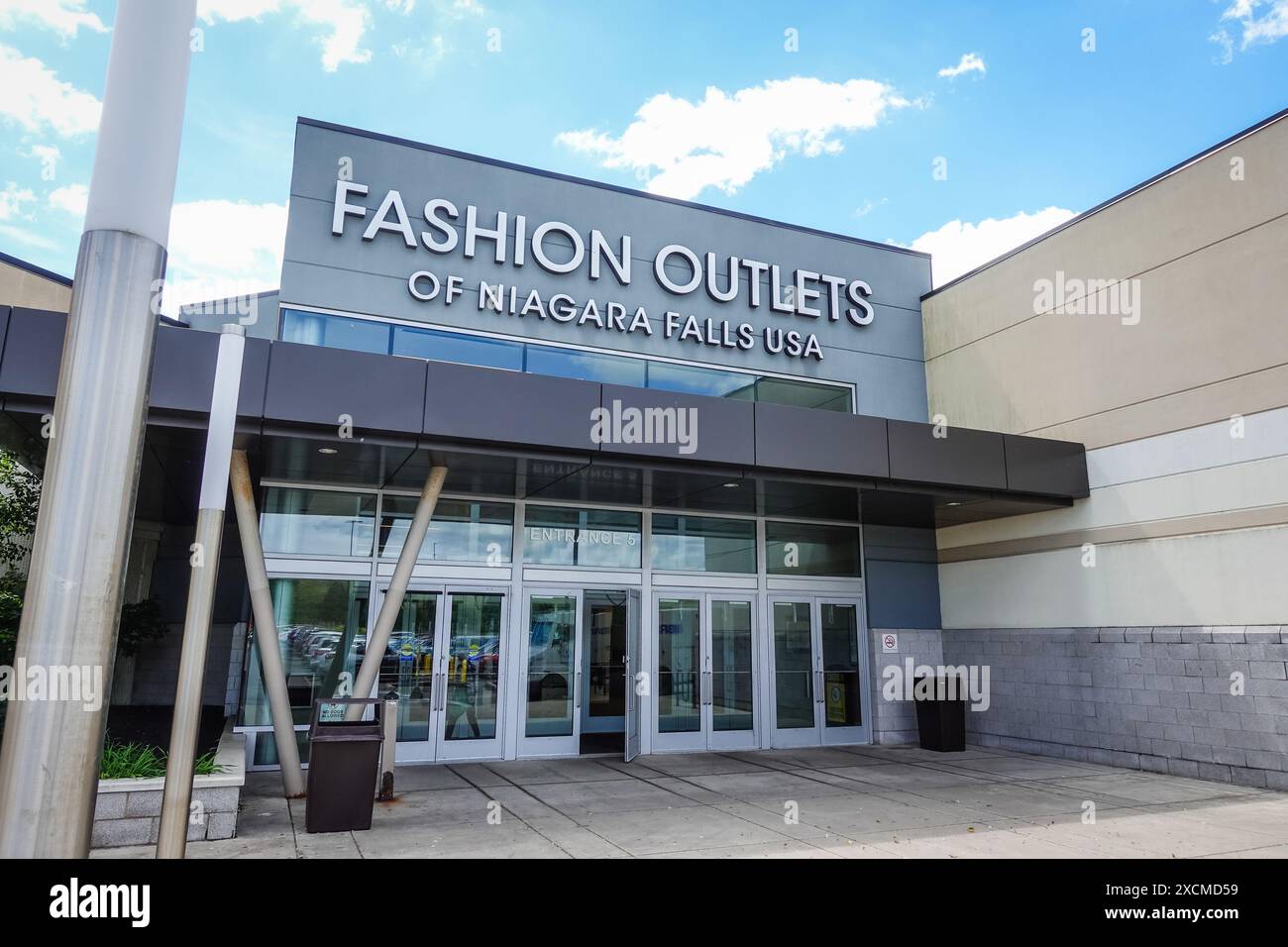 fashion outlets mall in niagara falls ny us Stock Photo Alamy