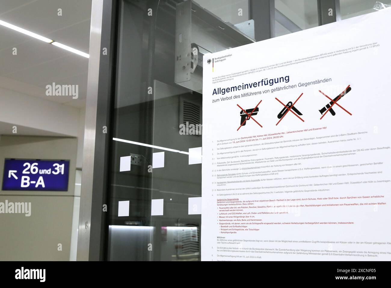 15.06.2024 Dortmund, Auf einem Plakat im Dortmunder Hauptbahnhof wird