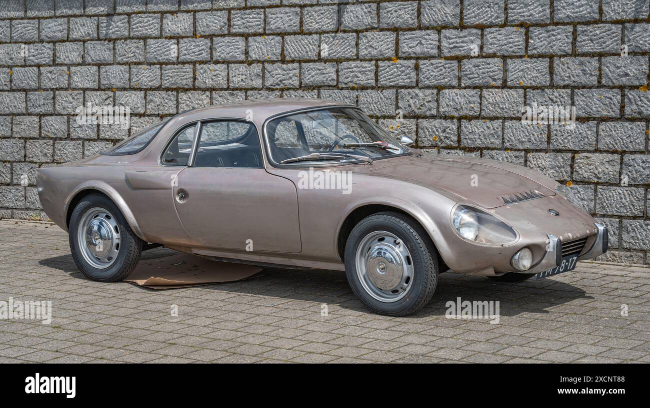 Bonnet djet hi-res stock photography and images - Alamy