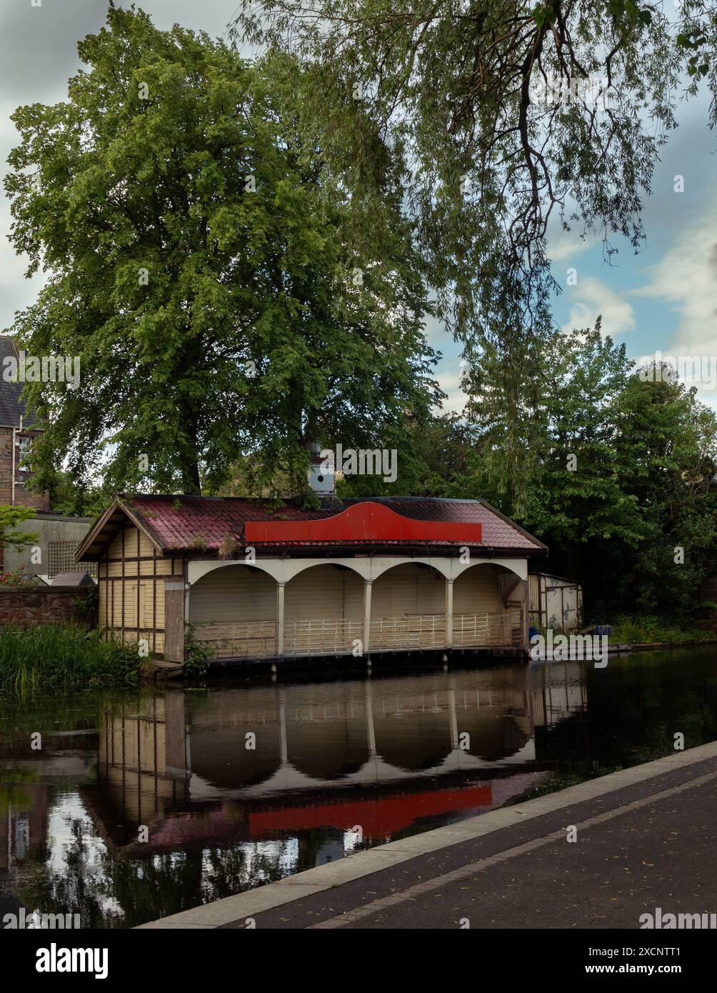 Vertical image of Ashley Terrace Boathouse in Edinburgh Union Canal