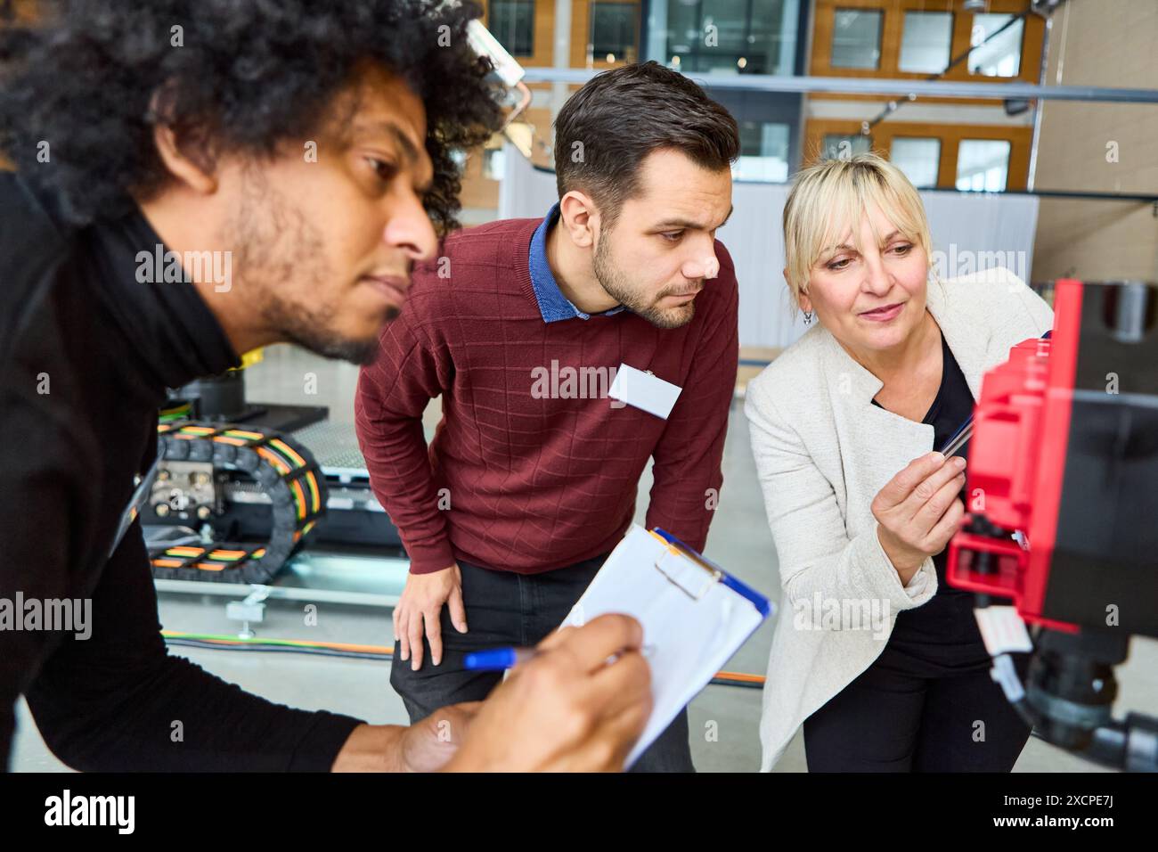 Industrial robot arms hi-res stock photography and images - Alamy