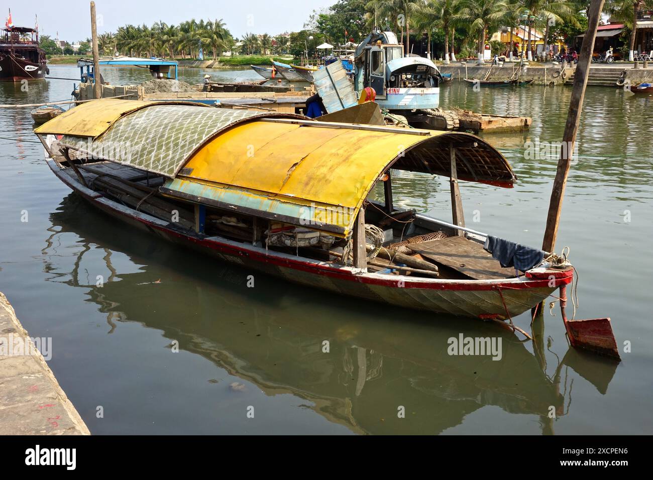 Boats on saigon river hi-res stock photography and images - Alamy
