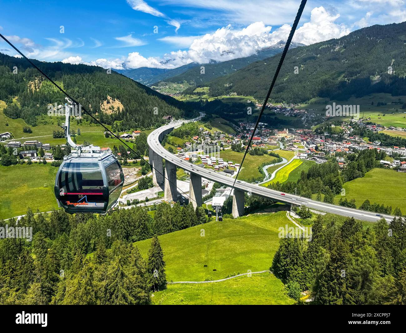 Bergbahnen hintergrund hi-res stock photography and images - Alamy
