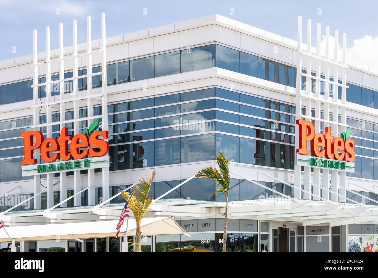 Pete's Fresh Market is a family owned and operated Illinois grocery