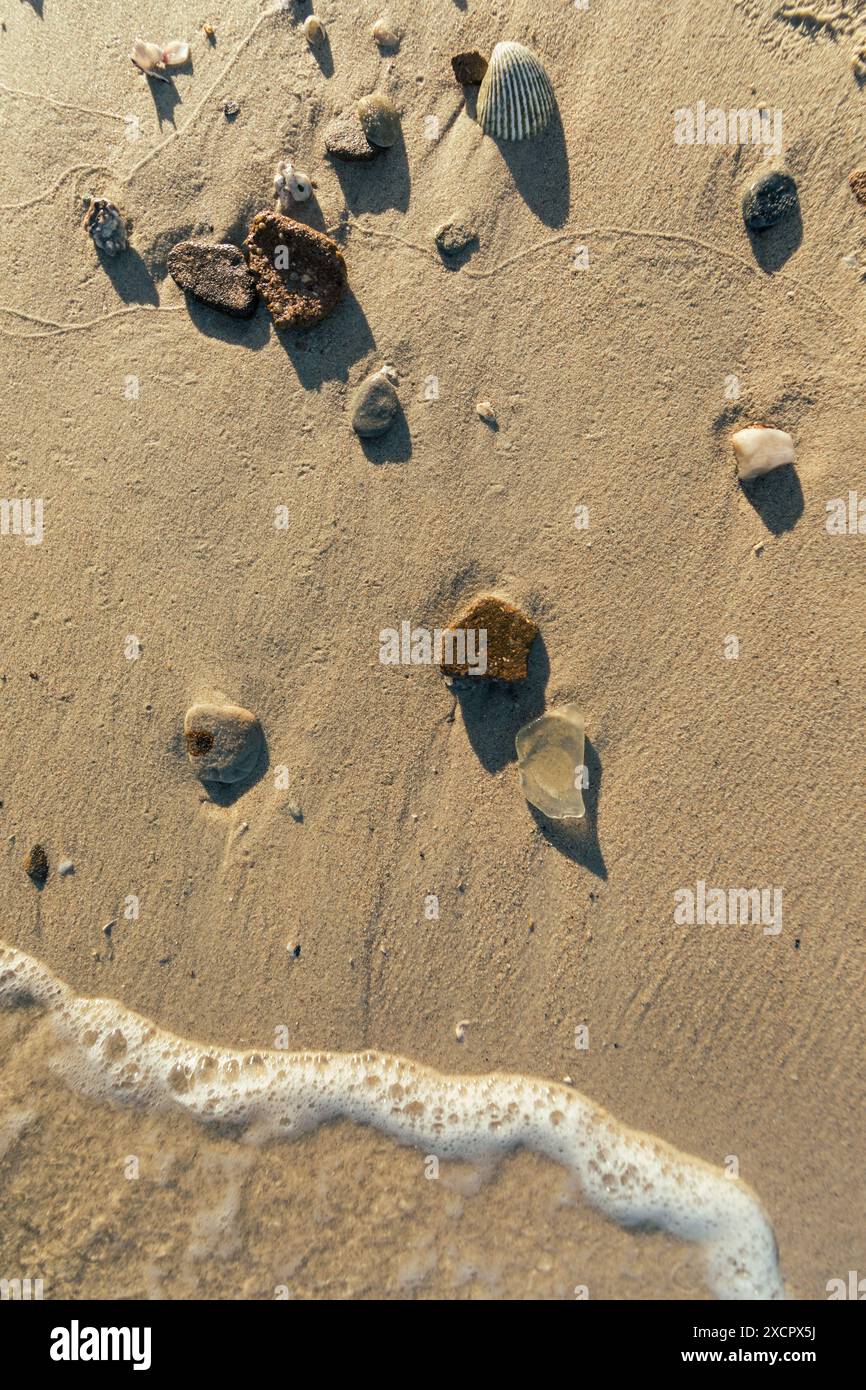 Shot sea waves washing hi-res stock photography and images - Alamy
