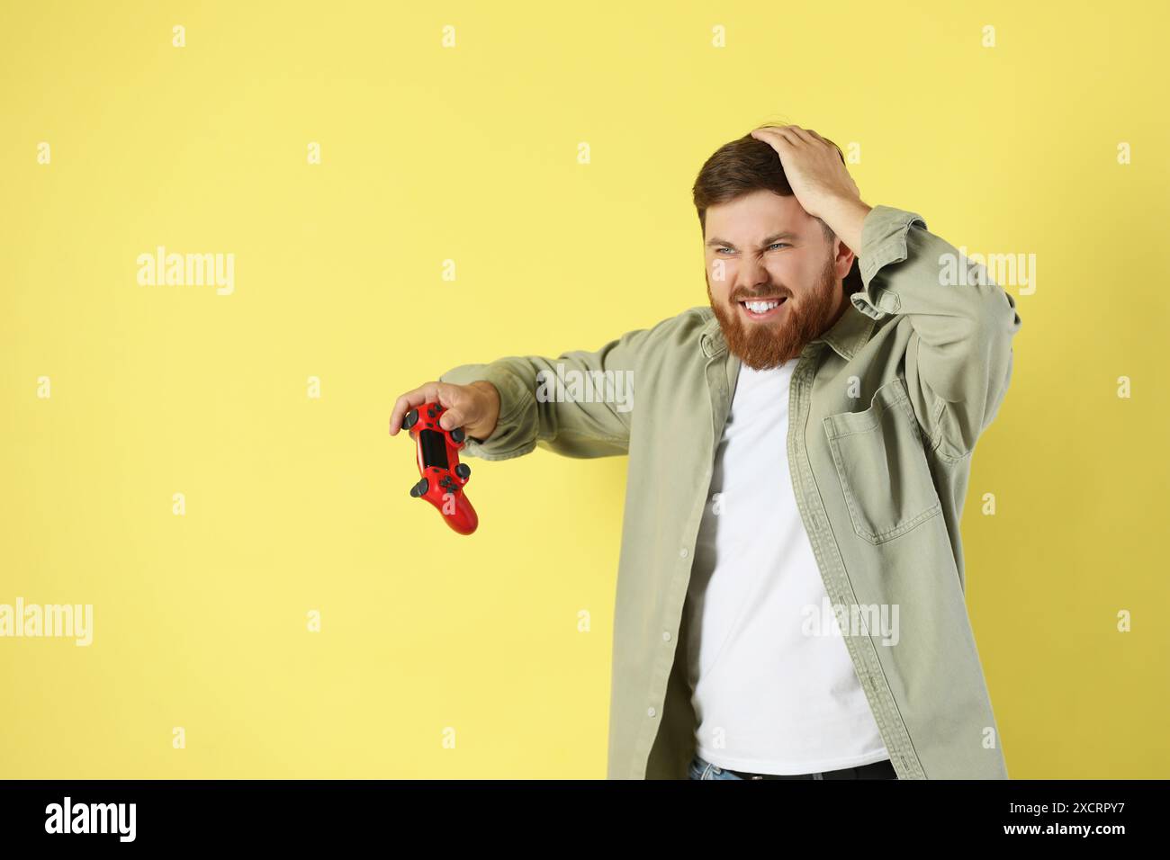 Confused gaming hi-res stock photography and images - Alamy