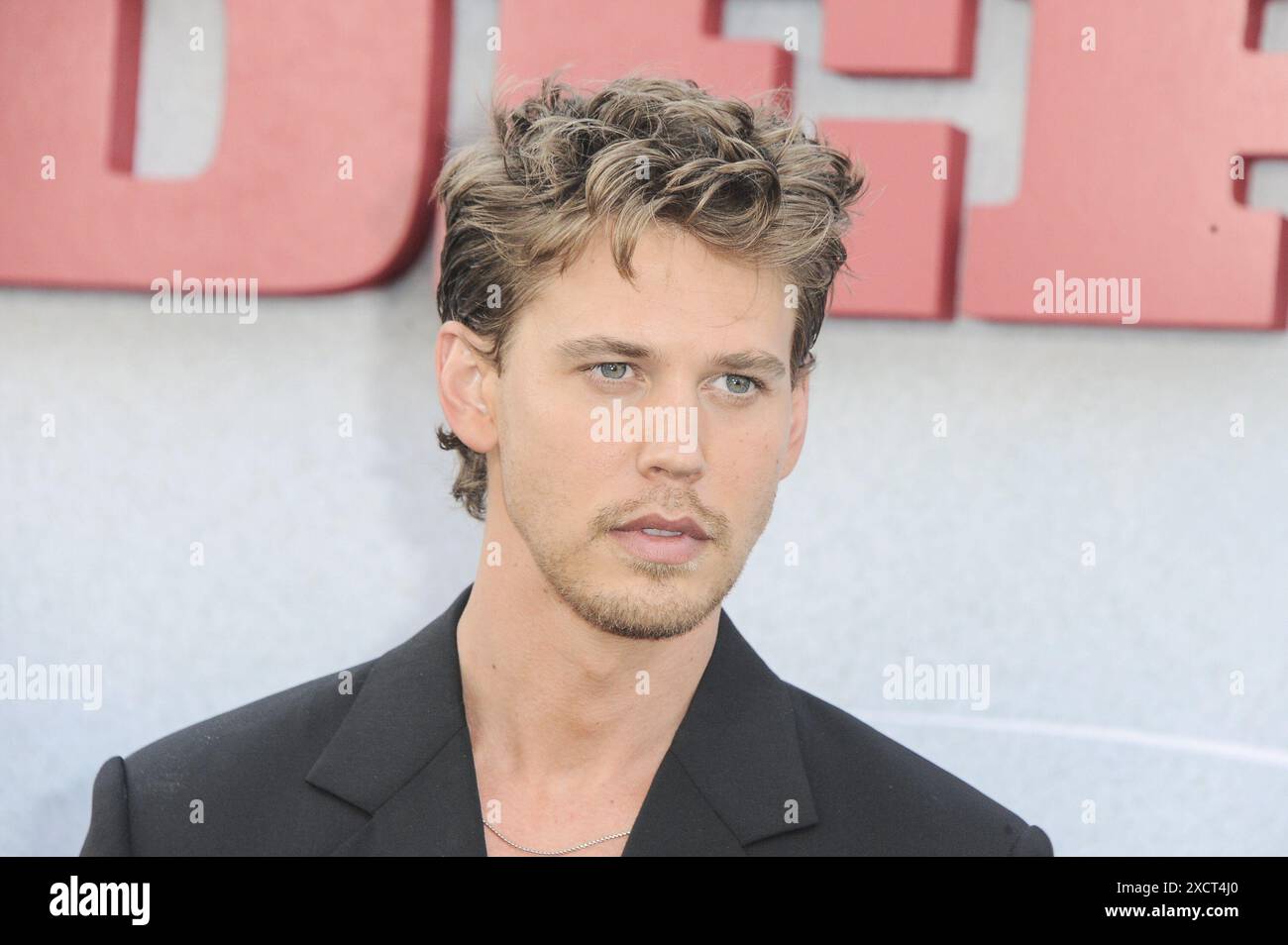 Austin butler the bikeriders hi-res stock photography and images - Alamy