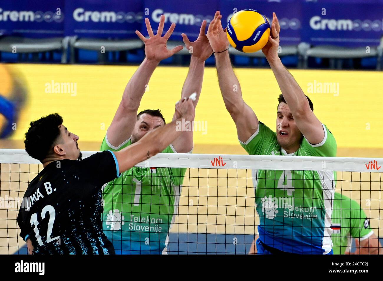 Ljubljana, Slovenia. 18th June, 2024. Ljubljana, Slovenia, June 18st 2024: Bruno Lima of Argentina (L) in action against Jan Kozamernik of Slovenia (R) during the FIVB Men's Volleyball Nations League match between Slovenia and Argentina at Arena Stozice, Ljubljana, Slovenia. (Igor Kupljenik/SPP) Credit: SPP Sport Press Photo. /Alamy Live News Stock Photo