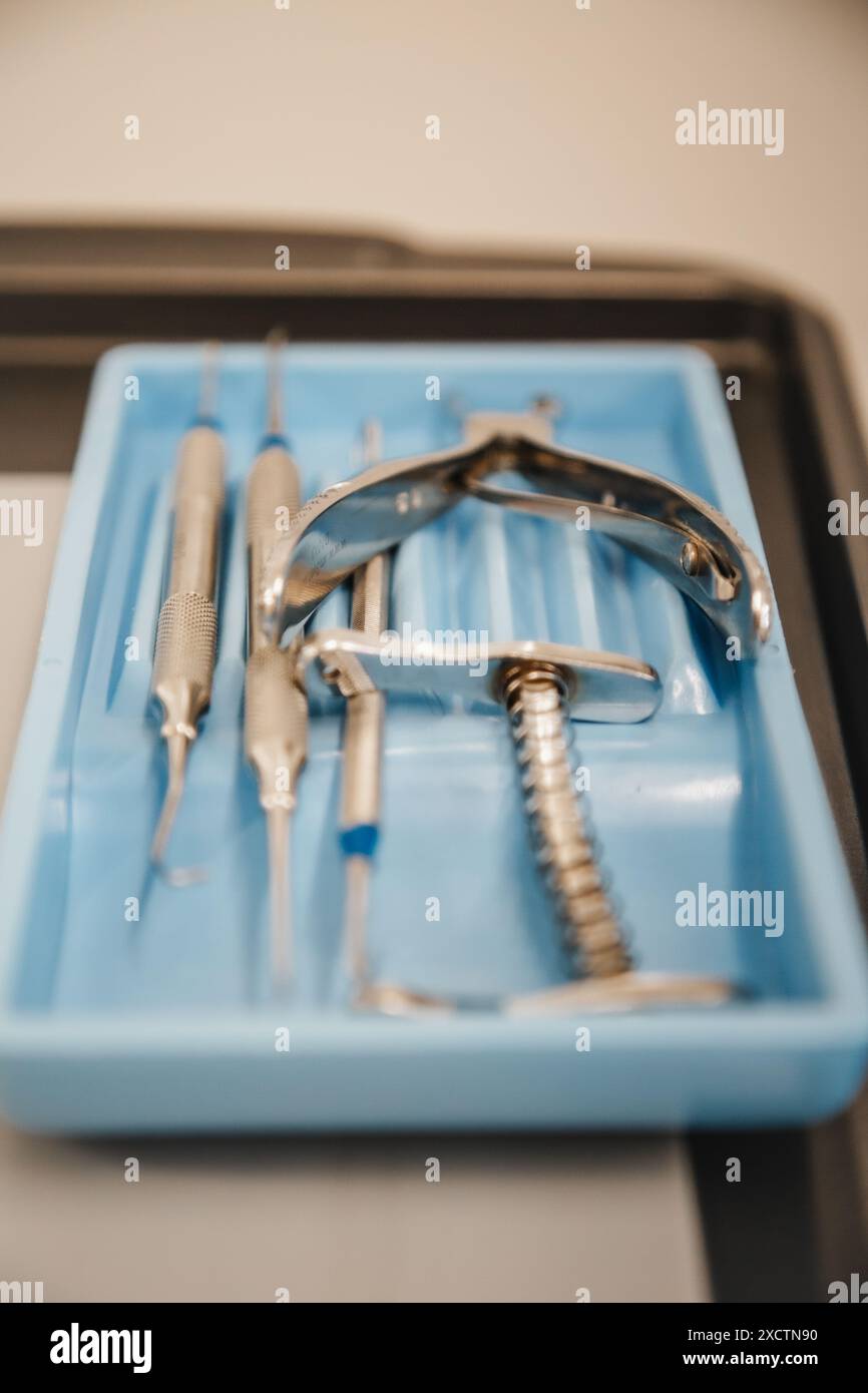 Veterinary vet tools hi-res stock photography and images - Alamy