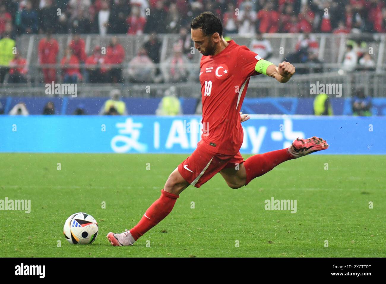Carte Hakan Calhanoglu Chrome UEFA Euro 2024 Or /50 - Turkey #67