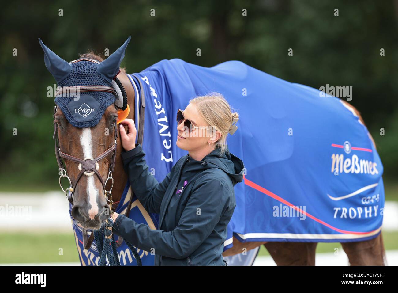 Team of Yasmin Ingham with Banzai Du Loir before the prize giving