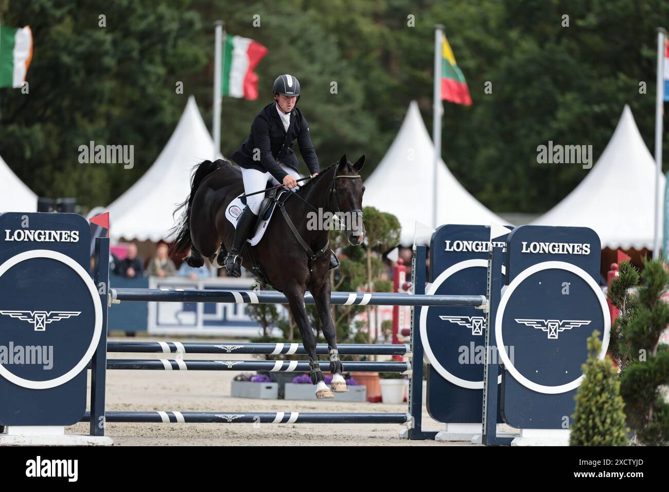 David Doel of Great Britain with Galileo Nieuwmoed during the CCI5