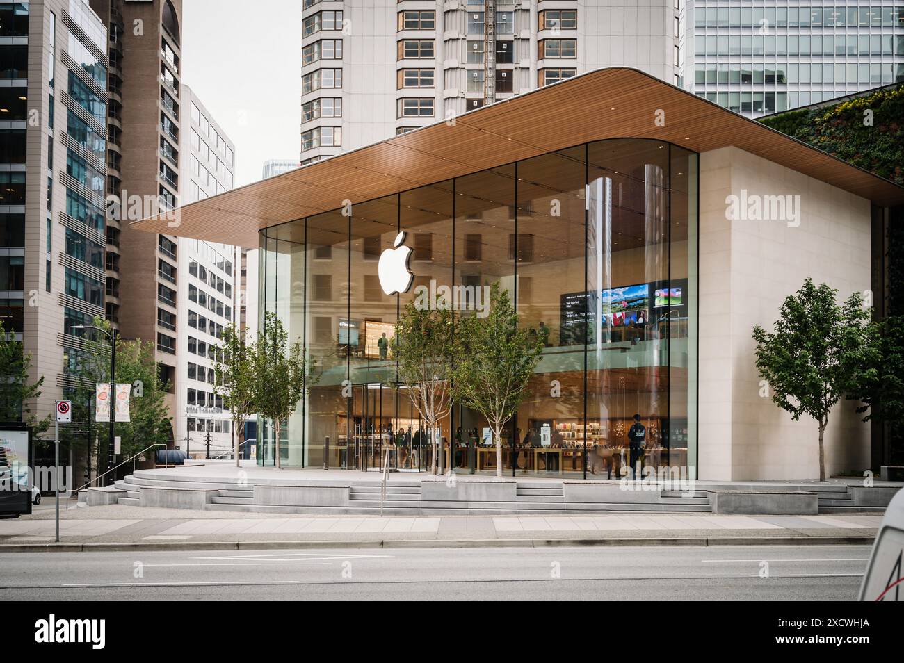 The downtown Vancouver Apple Store. Vancouver BC, Canada Stock Photo
