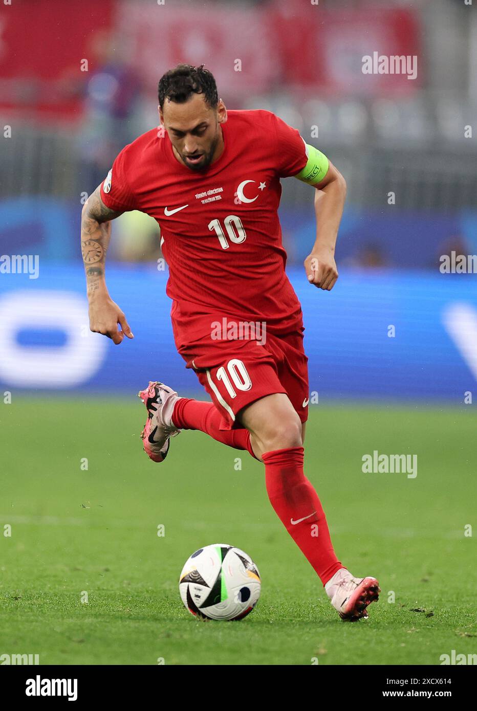 Topps EURO 2024 TUR 2 Hakan Çalhanoglu Gold (Gebraucht) in Oberburg für