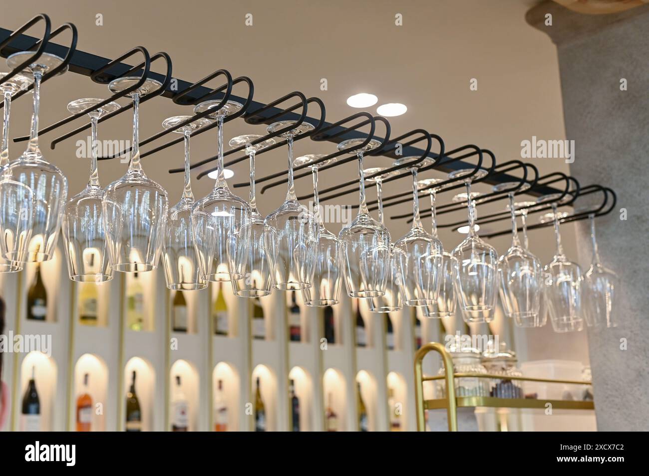 Glass hanging rails hotsell