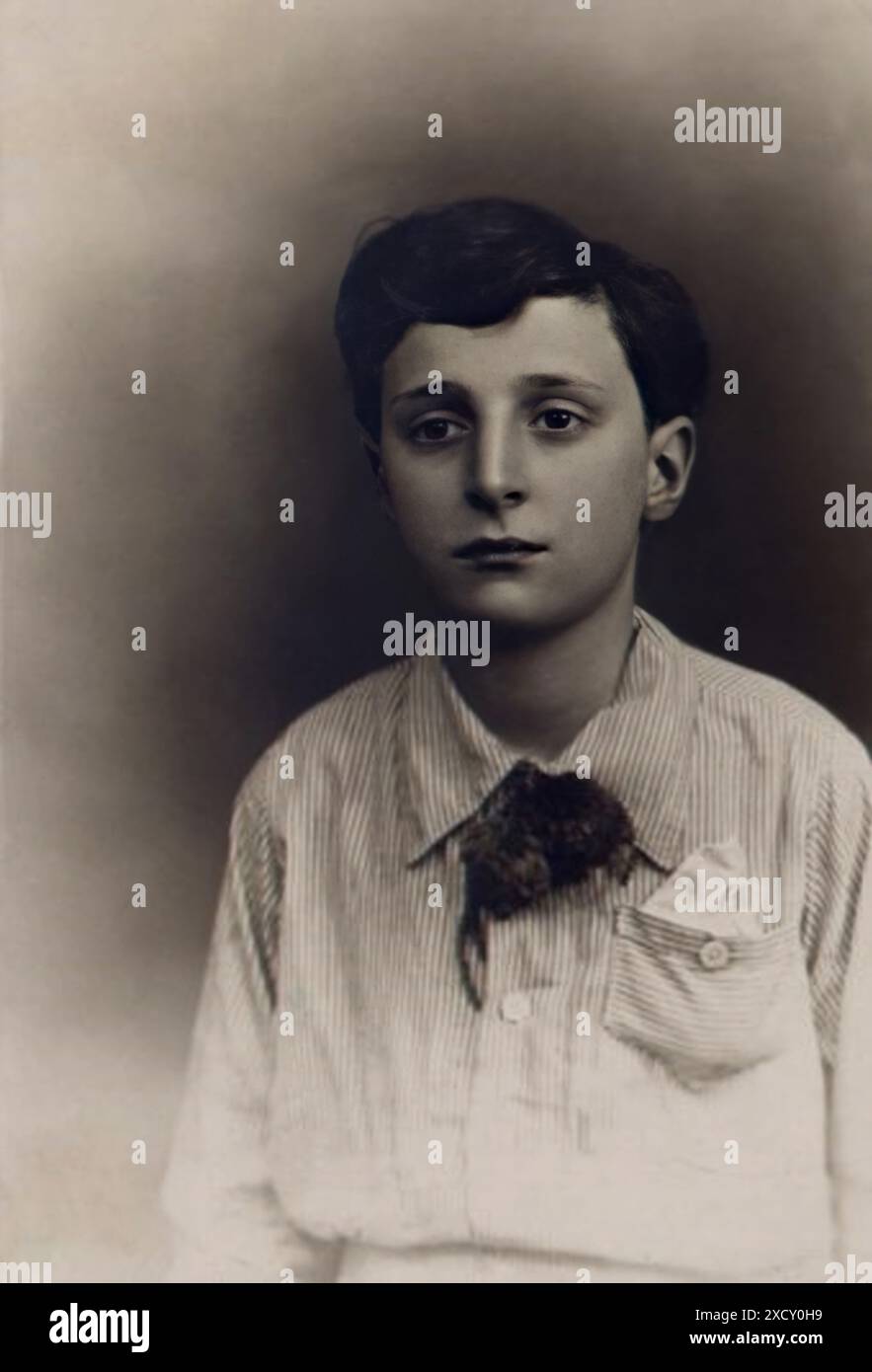 1932 c italy the celebrated italian writer and journalist giorgio