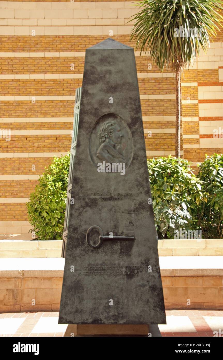 Monument honouring Thomas Paine author of the Rights of Man, Angel, Islington, London, UK Stock Photo