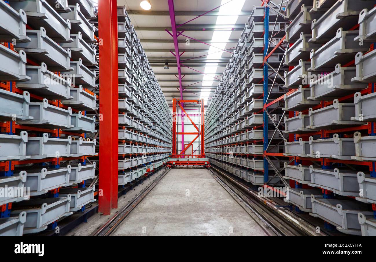 Automated warehouse, boxes, industry Stock Photo - Alamy