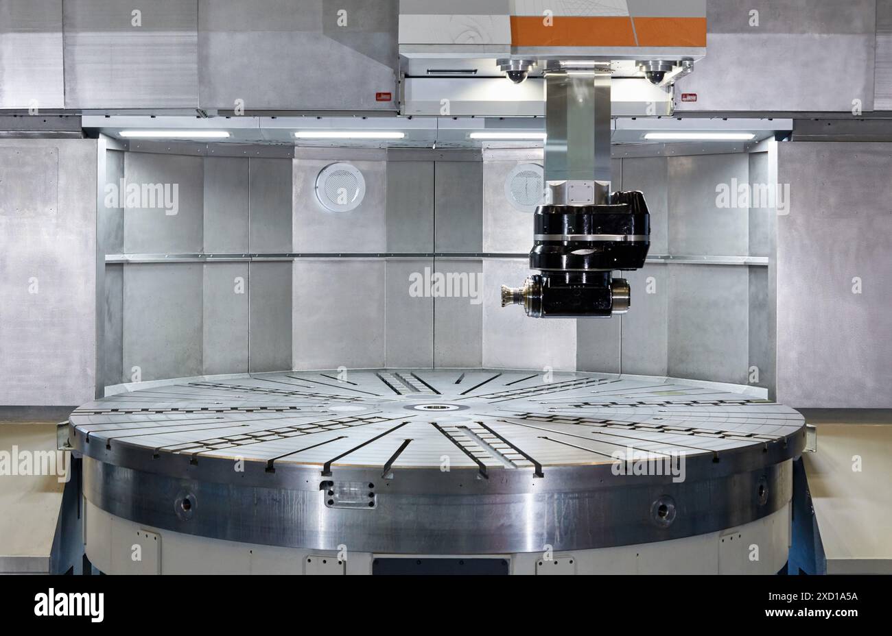 Machining Centre, CNC, Vertical turning and Milling lathe. Design, manufacture and installation of machine tools, Metal industry, Mechanical workshop, Stock Photo