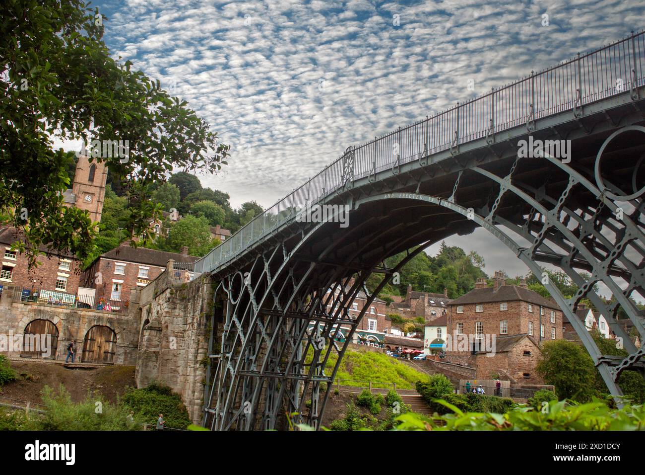 Cast iron arch bridge hi-res stock photography and images - Alamy