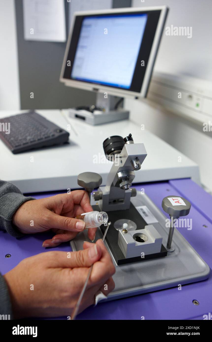 Terahertz spectrometer, Materials Physics Center is a joint center of ...