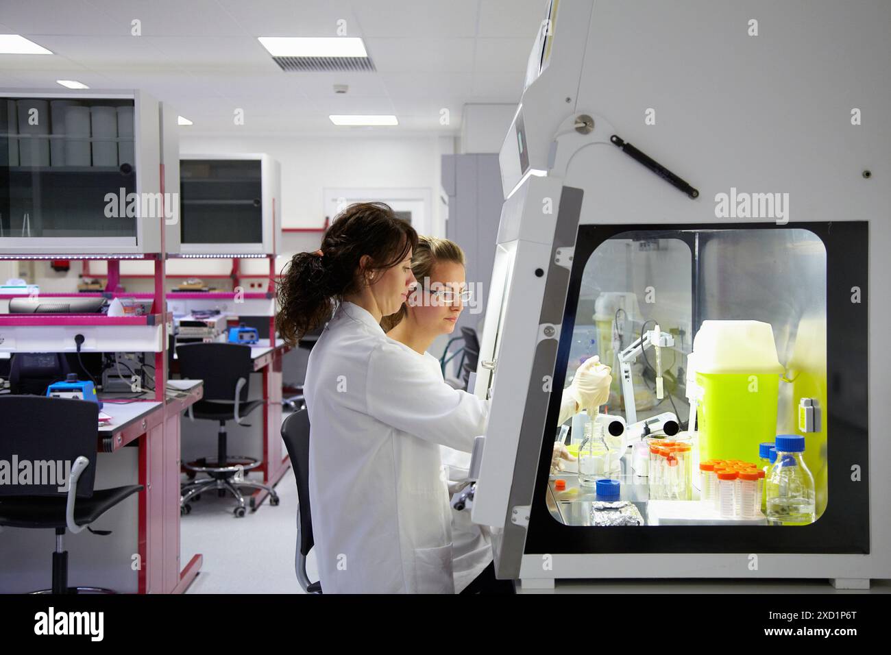 Hood biological  BioMEMS laboratory  Research of surface chemistry and biological interactions for BioMEMS bio functionalization  Microelectronics and Stock Photo