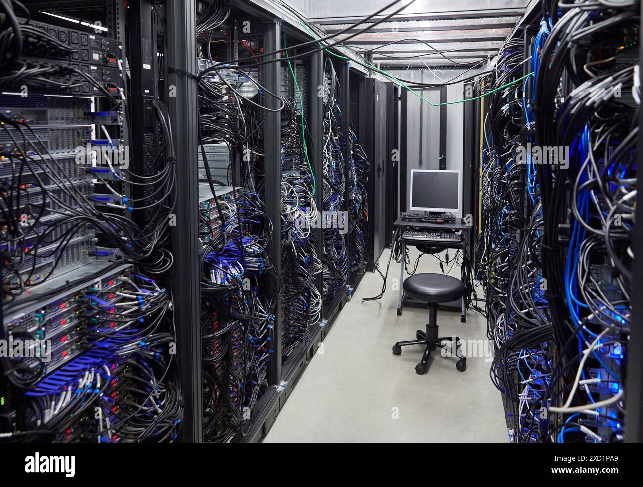 Compute cluster hi-res stock photography and images - Alamy