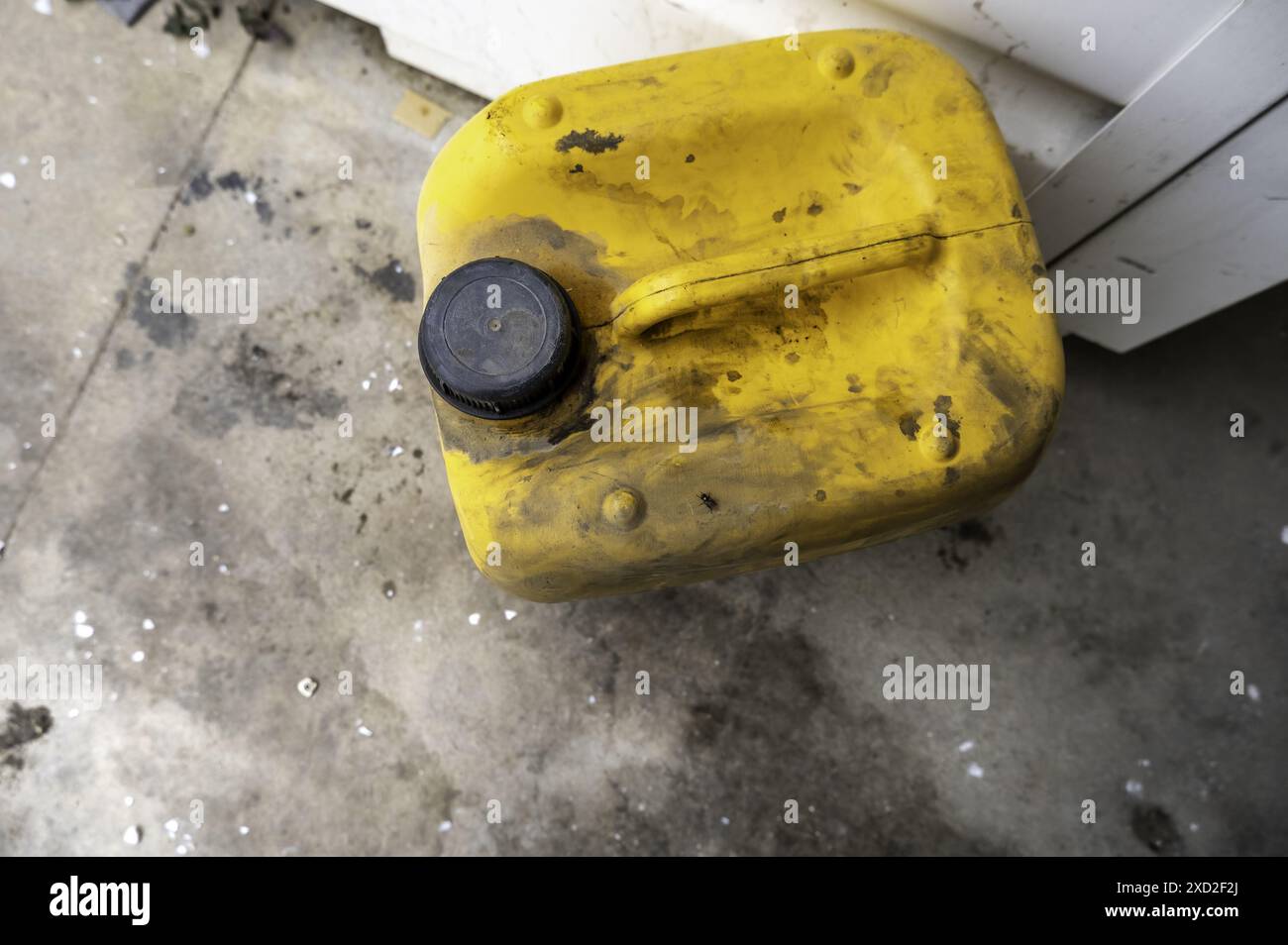 Detail of dirty and used oil, pollution and destruction of the environment Stock Photo