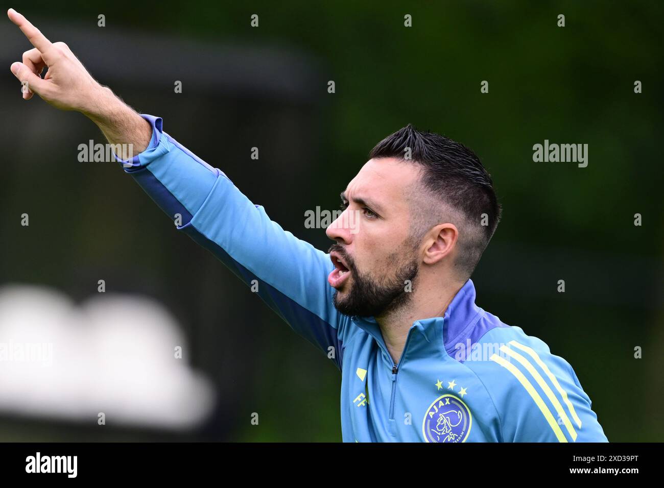 AMSTERDAM - Devyne Rensch and Ajax coach Francesco Farioli during the ...