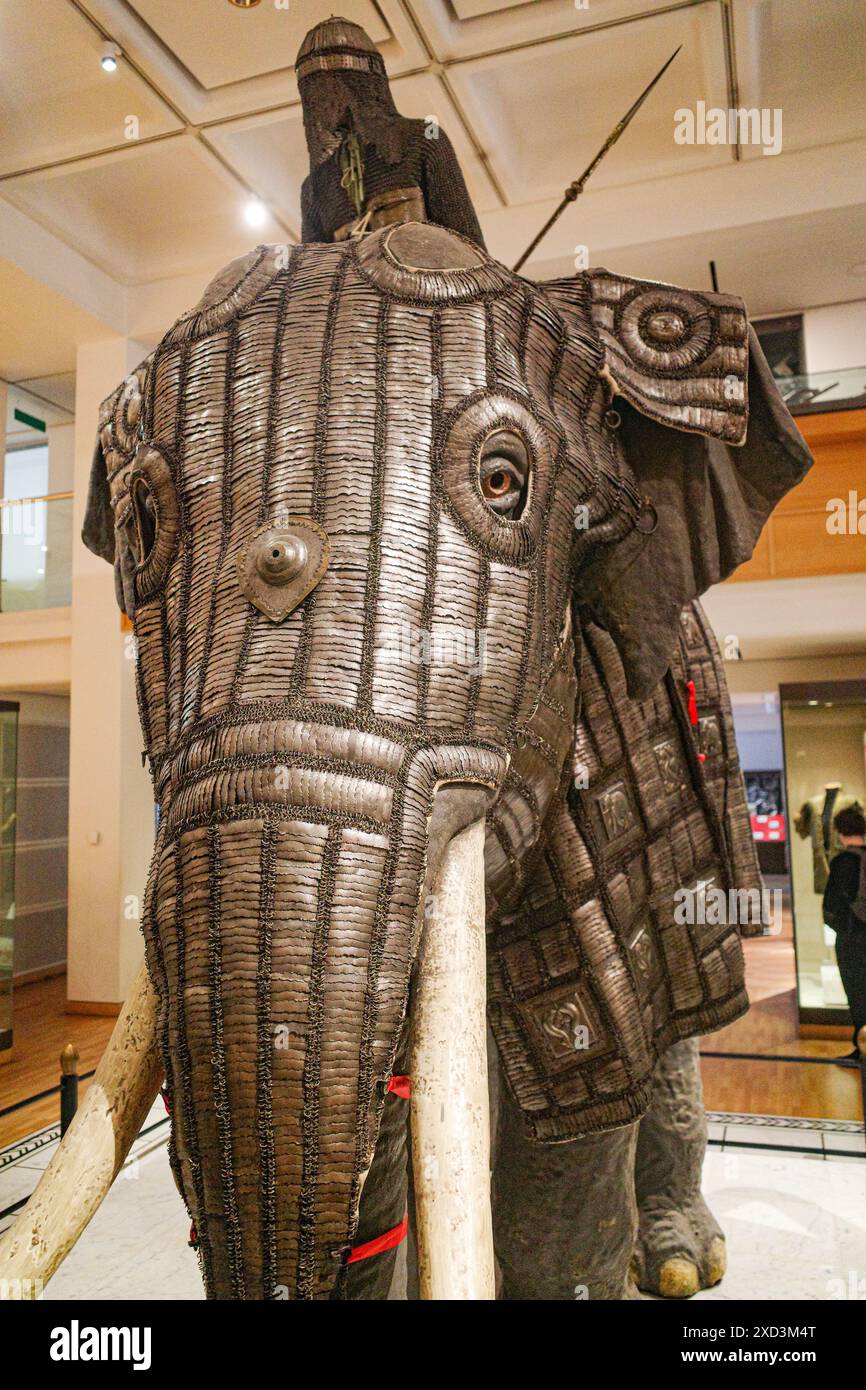 Leeds UK 24 Feb 2024 Oriental Armour Display In The War Gallery leeds-uk-24-feb-2024-oriental-armour-display-in-the-war-gallery