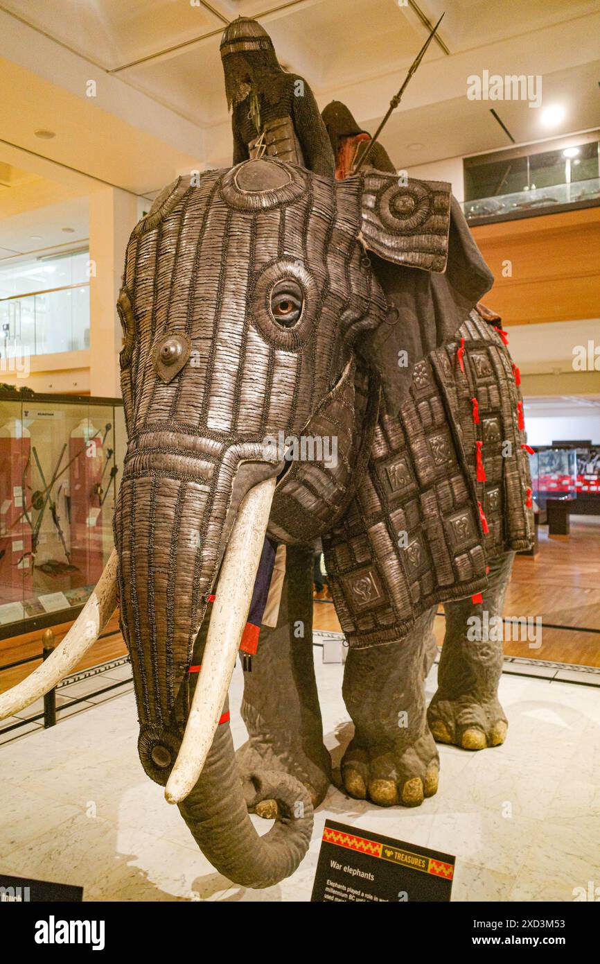 Leeds UK 24 Feb 2024 Oriental Armour Display In The War Gallery leeds-uk-24-feb-2024-oriental-armour-display-in-the-war-gallery