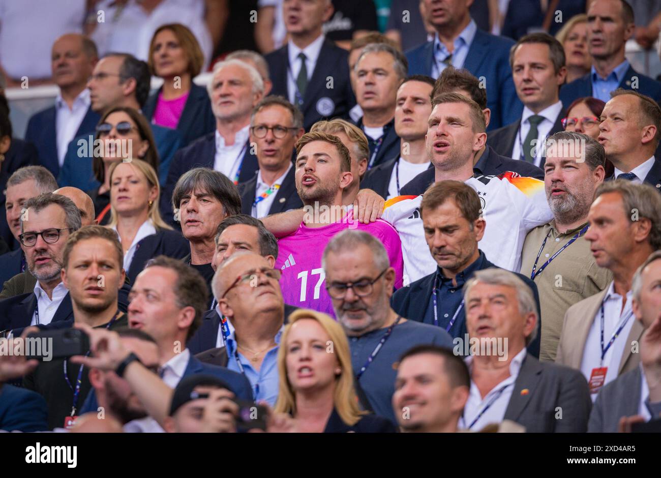Stuttgart, Germany. 19th Jun 2024. Joachim Löw, Christoph Kramer und Per Mertesacker sing the