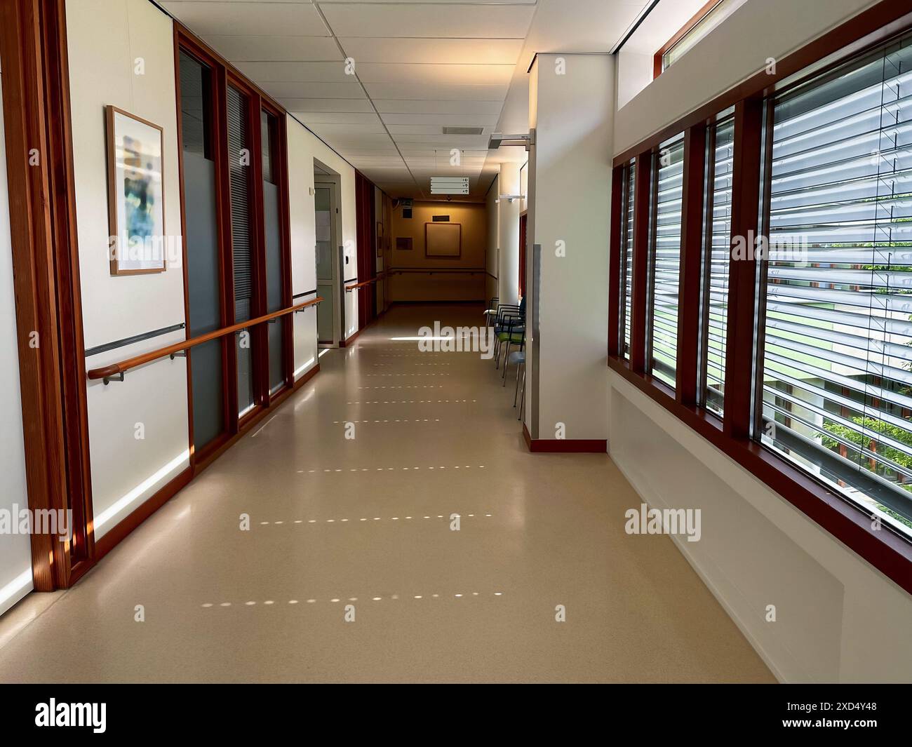 Clean medical center hallway hi-res stock photography and images - Alamy