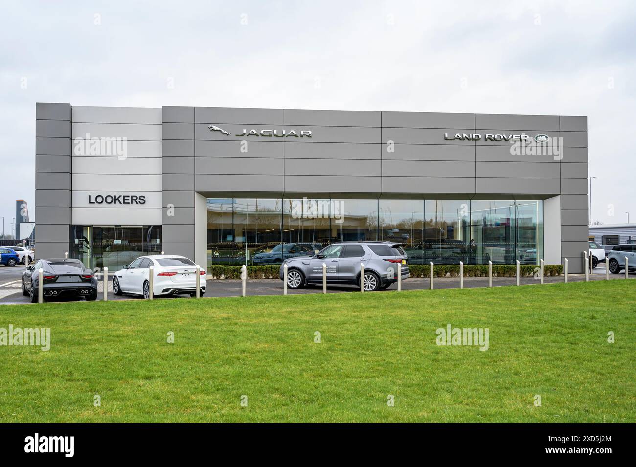 Lookers Jaguar Land Rover Car Dealership, Hillington Business Park