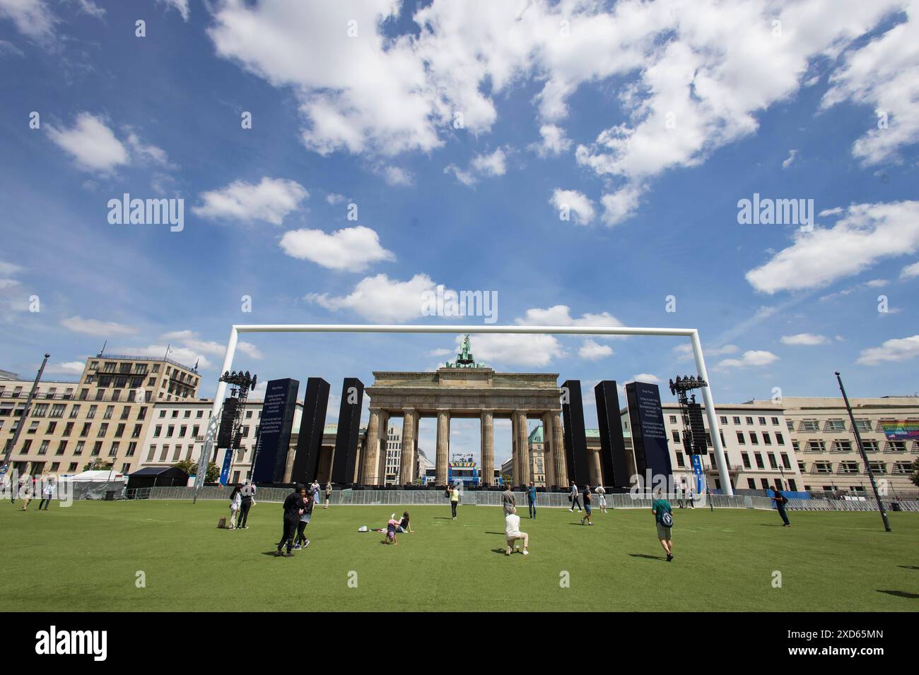 Berlin Hoodie Mit Brandenburger Tor - Vintage Skyline Design