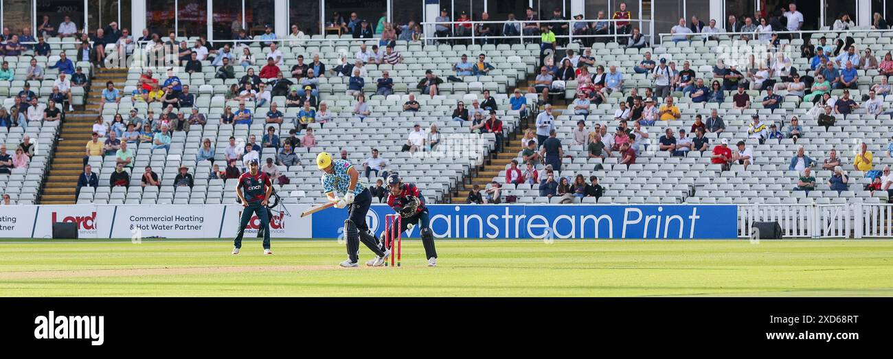 Birmingham, UK. 20th June, 2024. Sam Hain on strike Warwickshire during the Vitality T20 Blast match between Birmingham Bears and Northamptonshire Steelbacks at Edgbaston Cricket Ground, Birmingham, England on 20 June 2024. Photo by Stuart Leggett. Editorial use only, license required for commercial use. No use in betting, games or a single club/league/player publications. Credit: UK Sports Pics Ltd/Alamy Live News Stock Photo