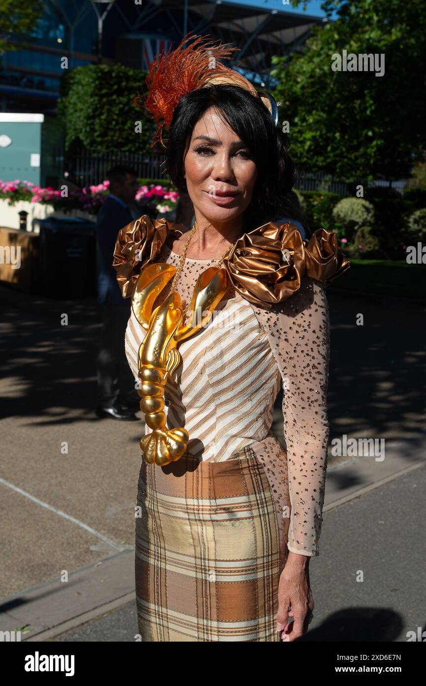 English british formal ascot lady hi-res stock photography and images -  Alamy
