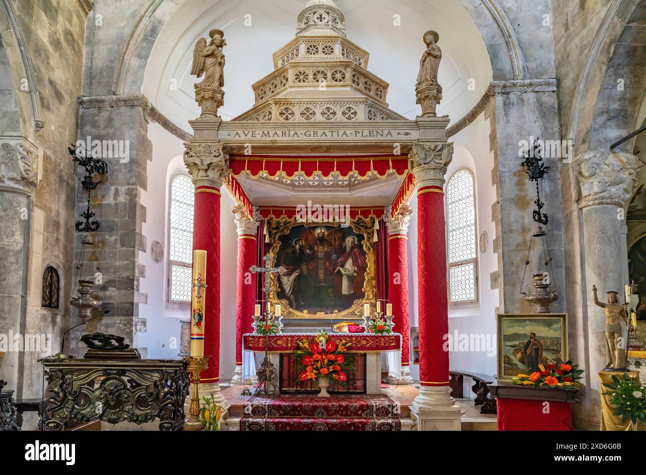 Altar in der Markuskathedrale von Korcula, Kroatien, Europa |  Cathedral of St. Mark altar, Korcula, Croatia, Europe Stock Photo