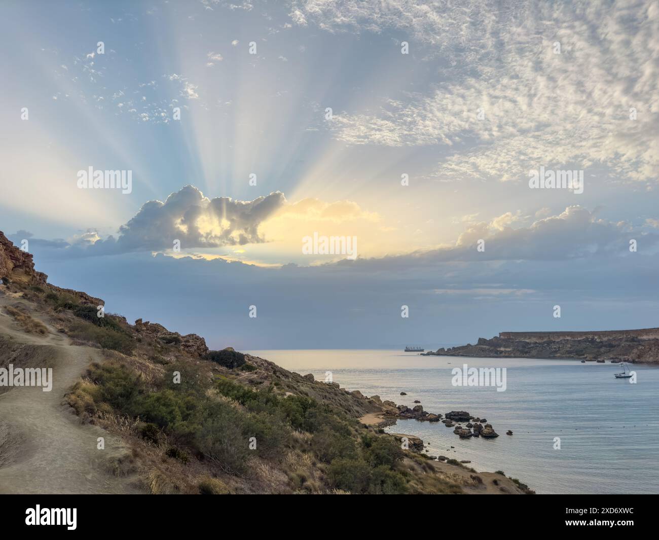 Beautiful white gray clouds hi-res stock photography and images - Alamy