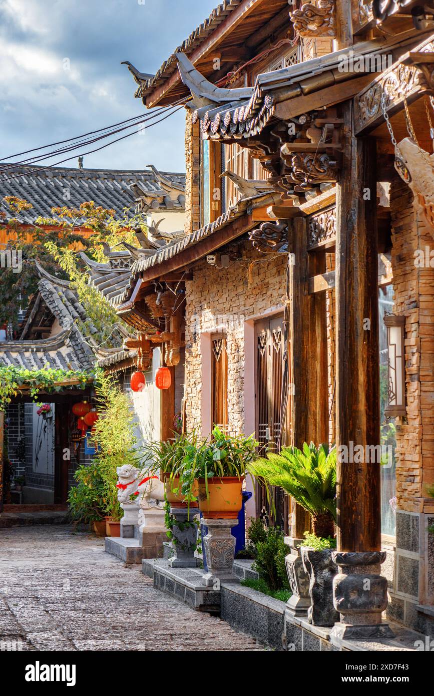 Awesome view of the Old Town of Lijiang, China. Traditional Chinese ...