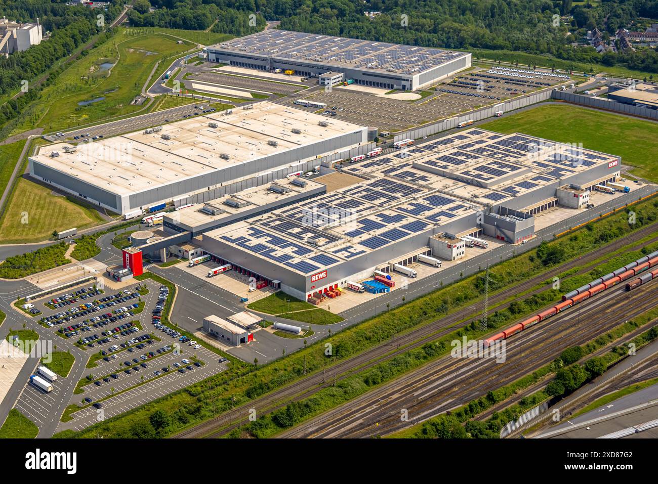 Luftbild, Logistikstandort Walzwerkstraße Gewerbegebiet Westfalenhütte, mit Rewe Dortmund Frischelogistik GmbH Warenlager, Dortmund, Ruhrgebiet, Nordr Stock Photo