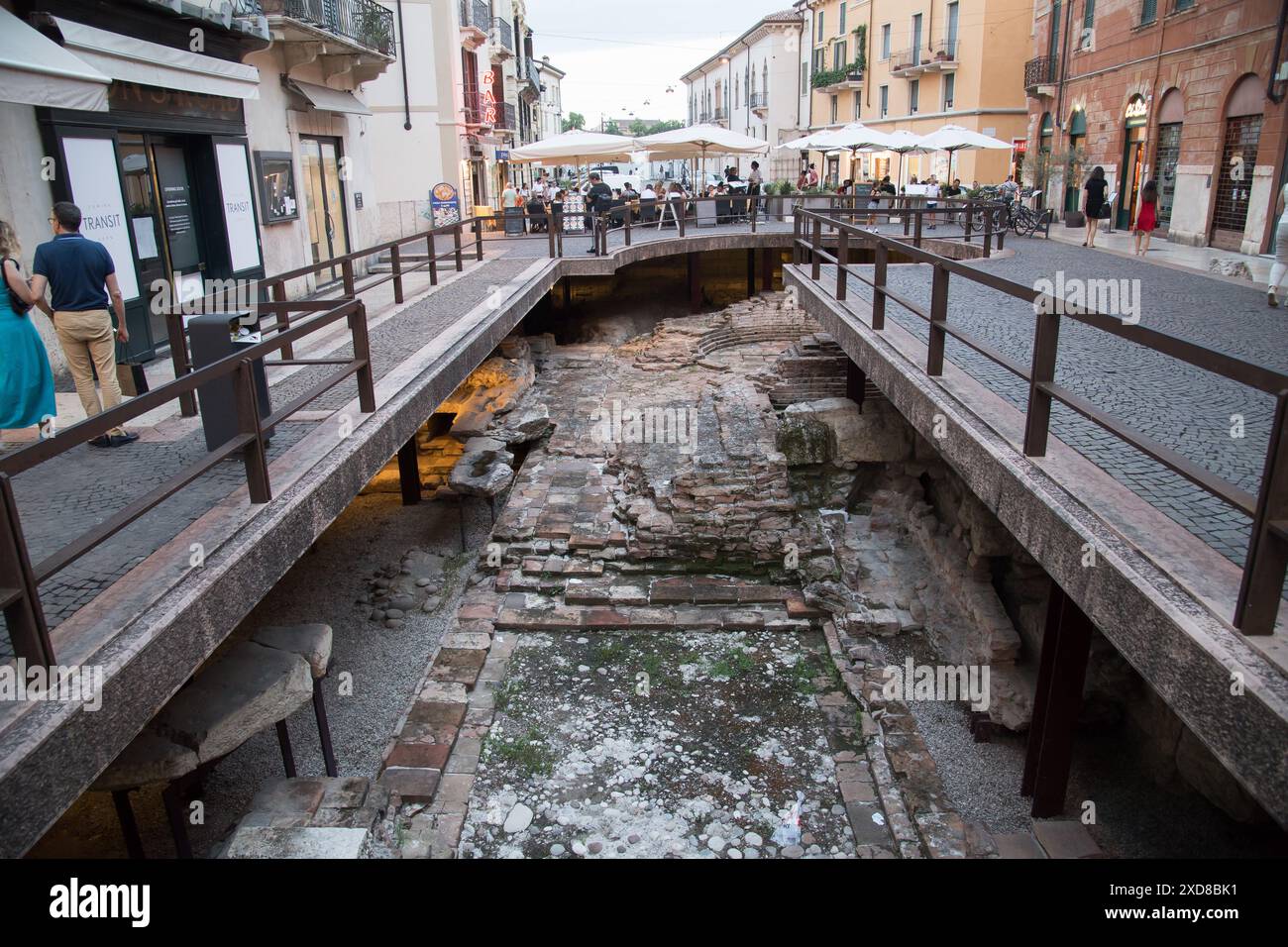 Porta Leoni Roman gate at Via Leoni historic center of Verona Veneto Italy Stock Photo Alamy