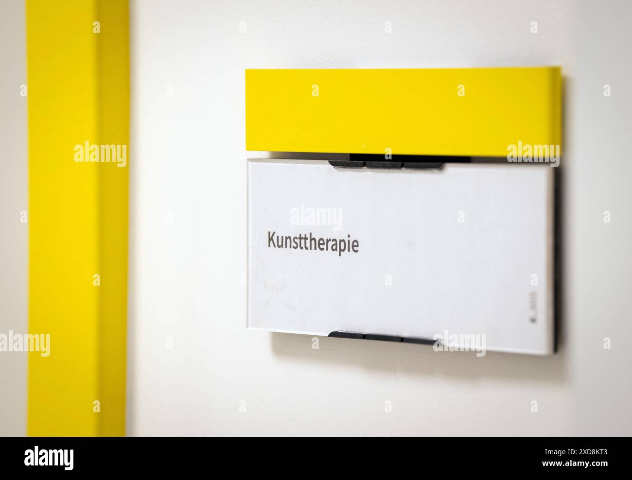 Berlin, Germany. 20th June, 2024. An 'Art therapy' sign is displayed next to the entrance to a room, taken during the opening of the Elisabeth Clinic for Mental Health in Childhood and Adolescence (SGJM). Credit: Soeren Stache/dpa/Alamy Live News Stock Photo