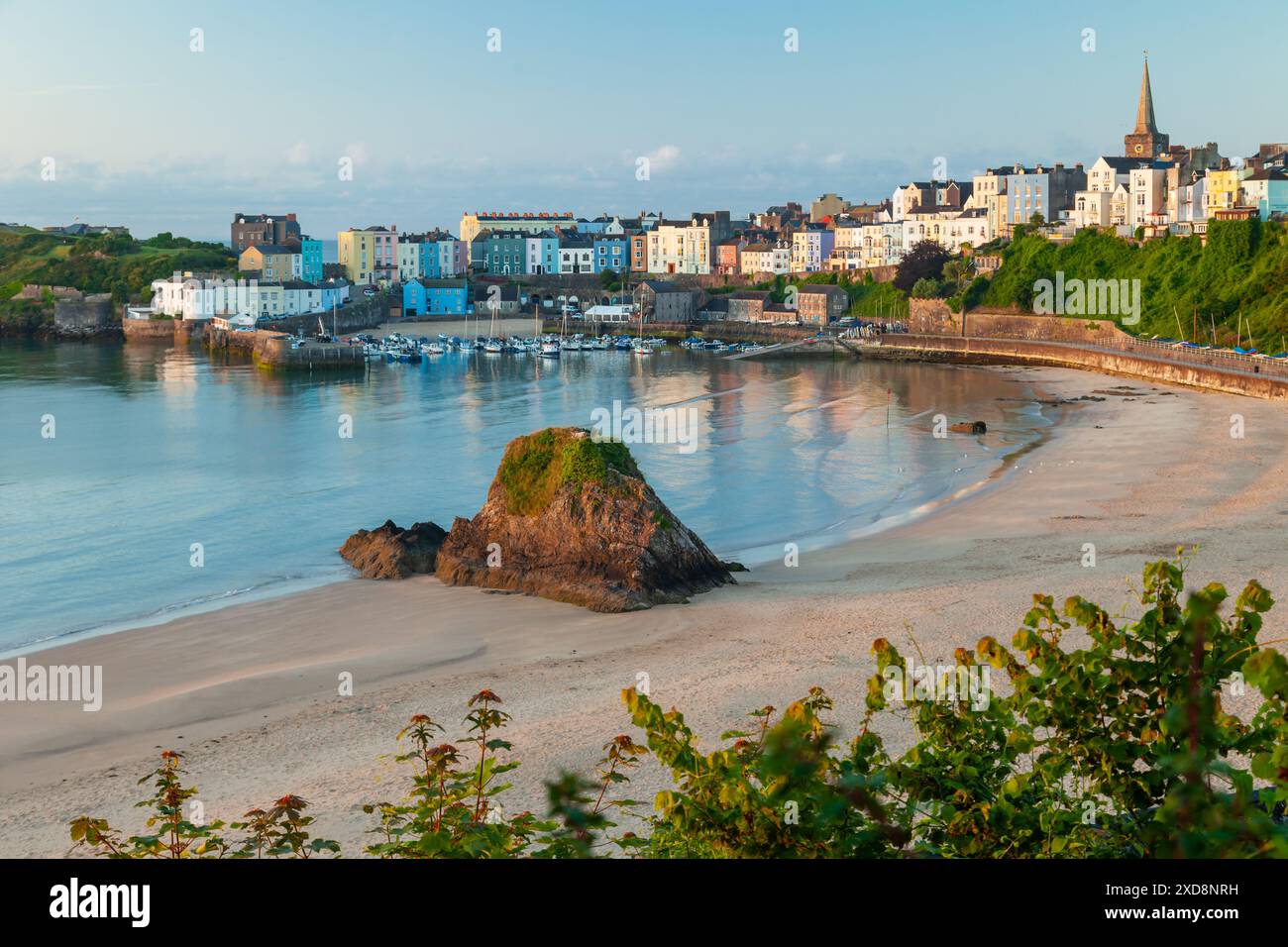 Sunrise at Tenby, Pembrokeshire, Wales Stock Photo - Alamy