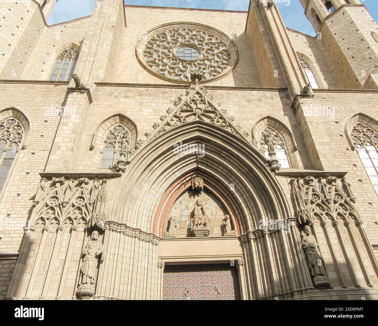 Santa Maria del Mar with rose window and stonework in Barcelona Stock ...