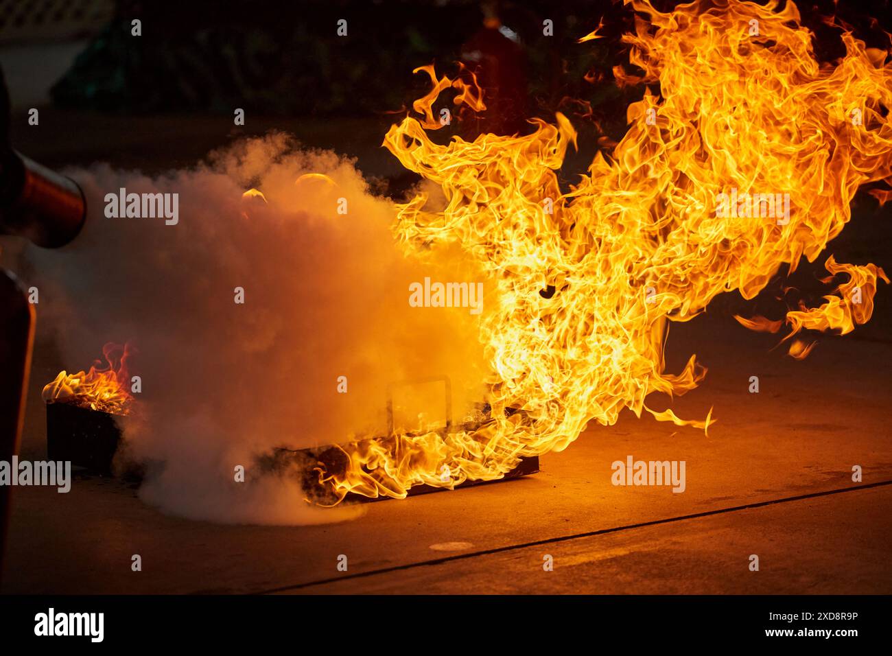 Fire extinguisher training hi-res stock photography and images - Alamy