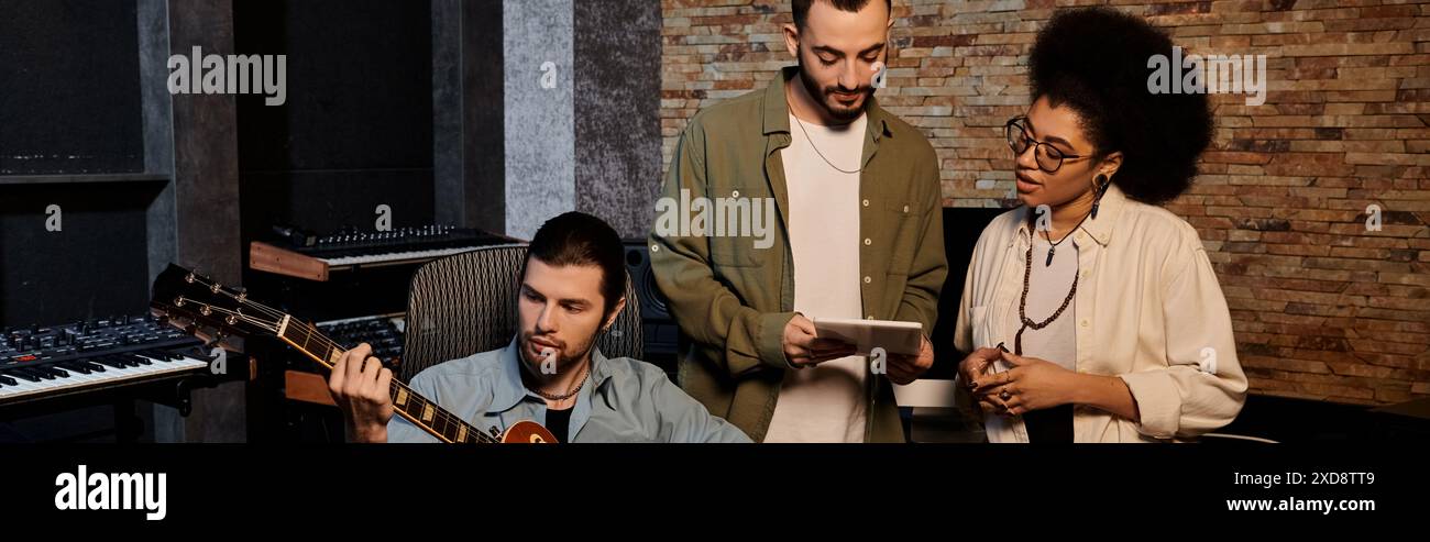 Diverse group musicians in hi-res stock photography and images - Alamy