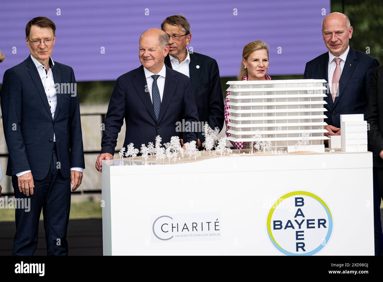 Berlin, Germany. 21st June, 2024. Karl Lauterbach (SPD, l-r), Federal ...