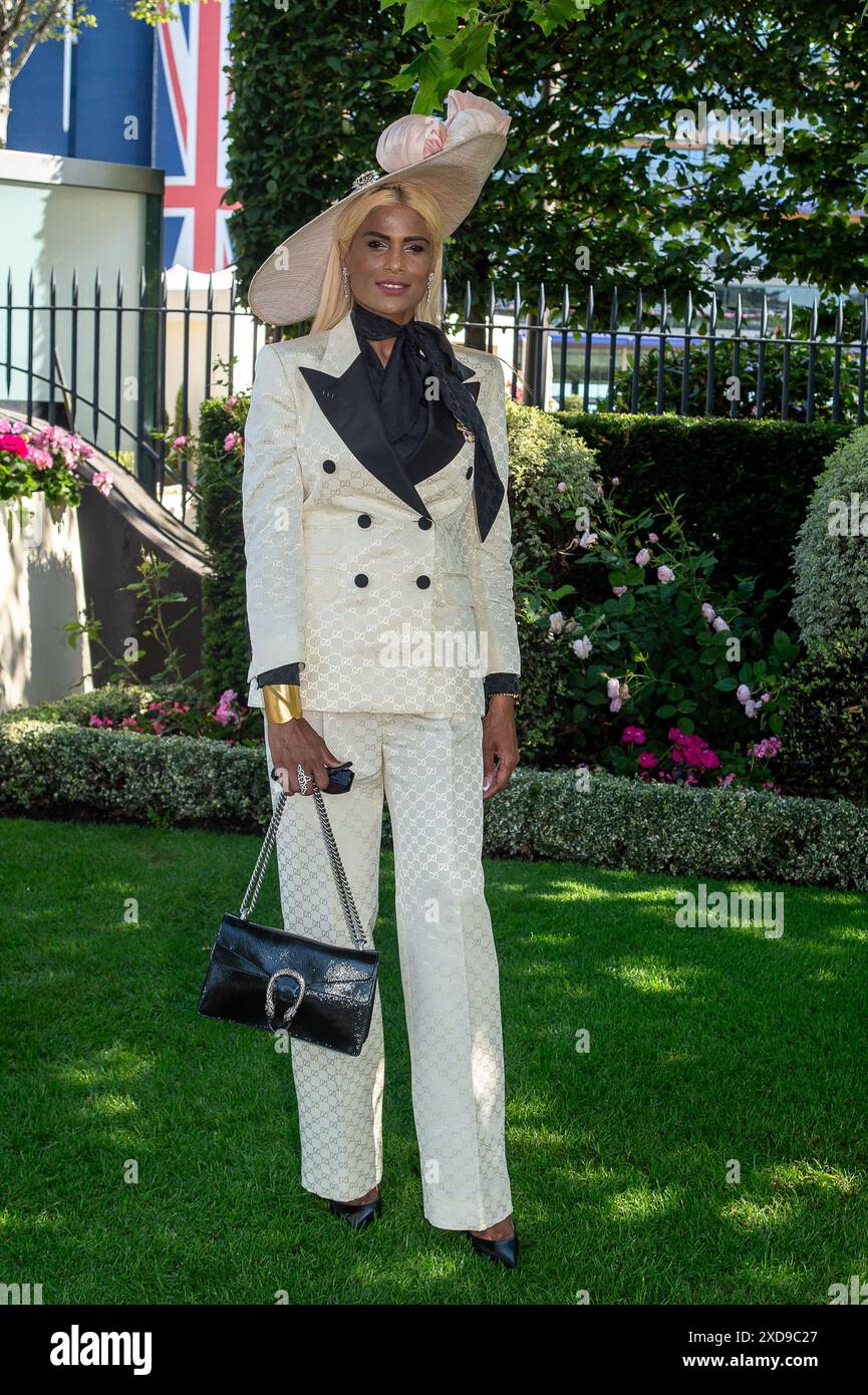 Gucci suit hi res stock photography and images Alamy